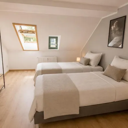Daire Grosszuegiges - 2 Schlafzimmer Mit 6 Boxspringbetten, Schlafsofa, Gemuetlicher Essbereich, Wlan, Self Check-in