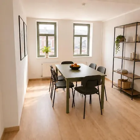 Zentrale Lage - Mit 6 Einzellbetten Boxspring, Wohnzimmer, Essbereich, Wifi, Smart Tv, Kueche, 24h Check-in * Chemnitz